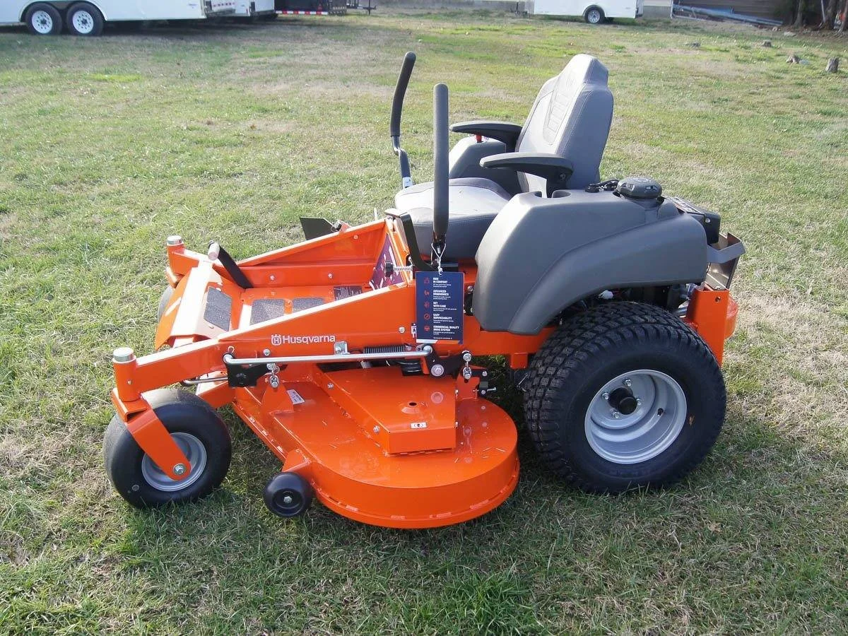 husqvarna mz61 61″ zero turn lawns mowers 24hp kaw (scratch and dent) husqvarna mz61 61″ zero turn lawns mowers 24hp kaw (scratch and dent)
